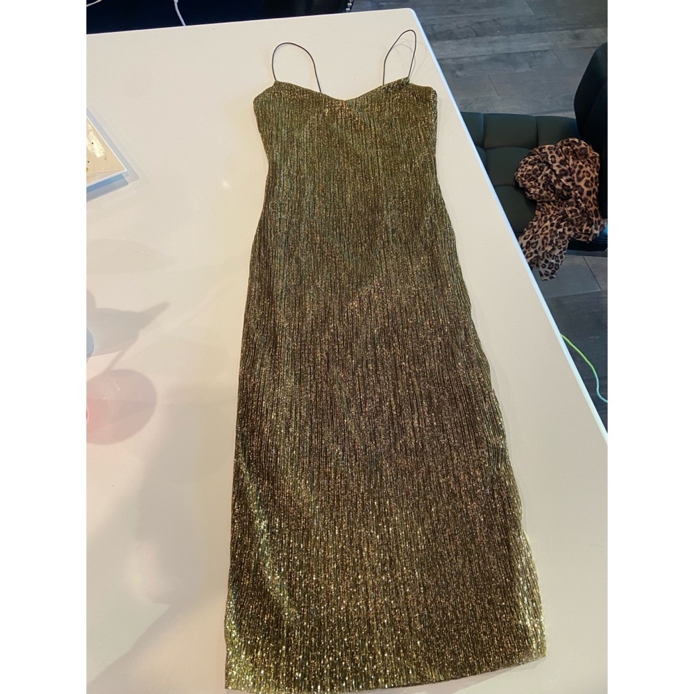 AKIRA CHICAGO RED LABEL DRESS GOLD ❤️
